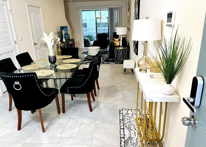 Orange Park Townhome Vacation Rental With Patio!