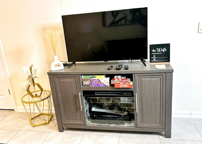 Orange Park Townhome Vacation Rental With Patio!